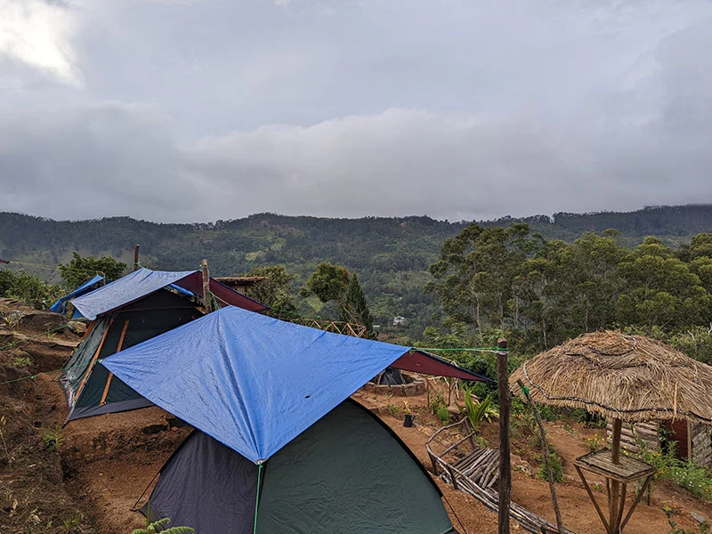 Trek to Diyaluma Waterfall