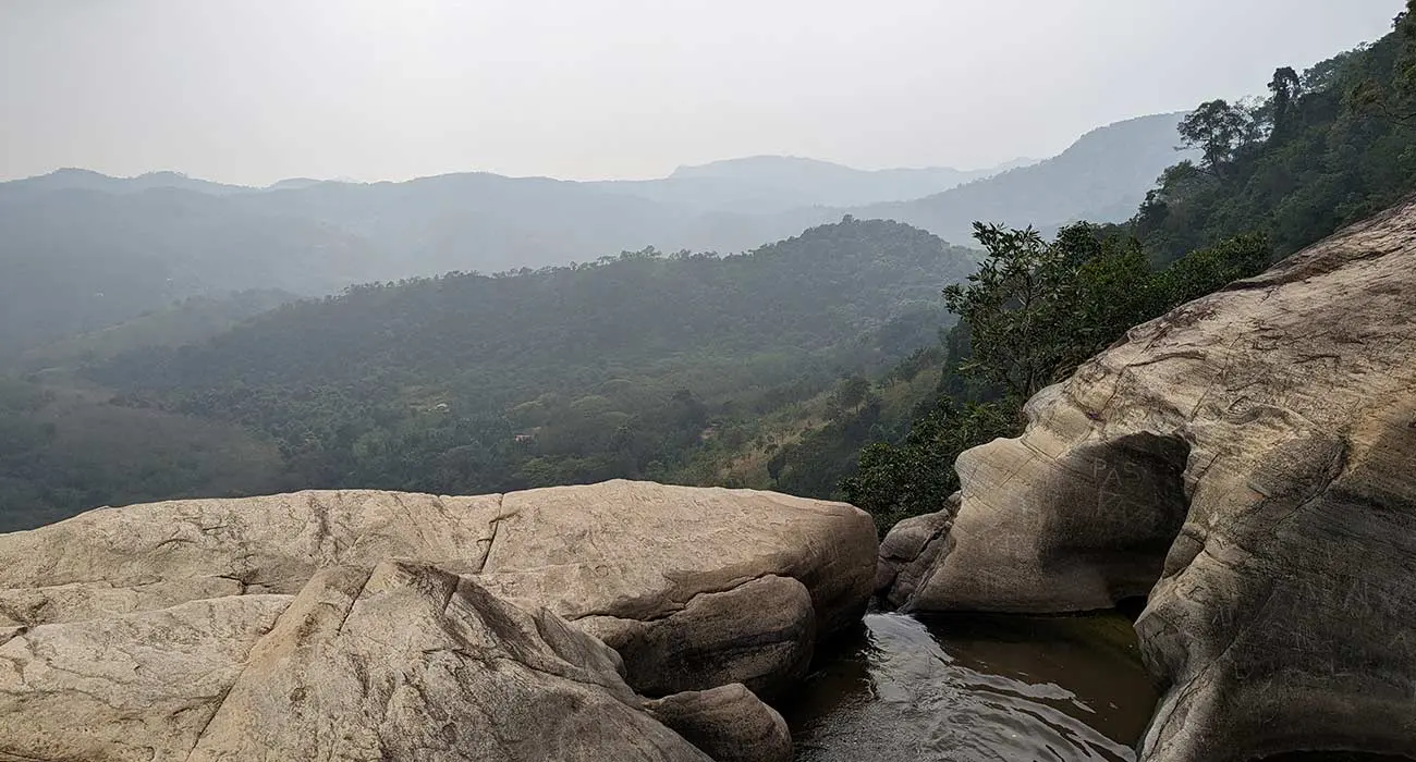 Trek to Diyaluma Waterfall