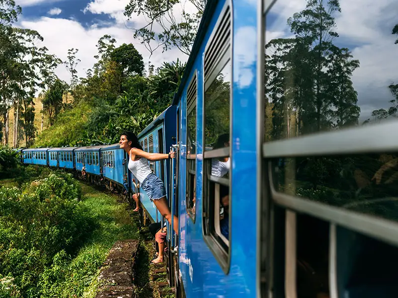 Trek to Diyaluma Waterfall